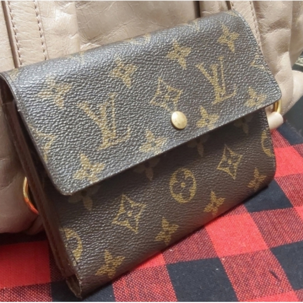 Louis Vuitton Monogram Tresor Wallet - Picture 2 of 14
